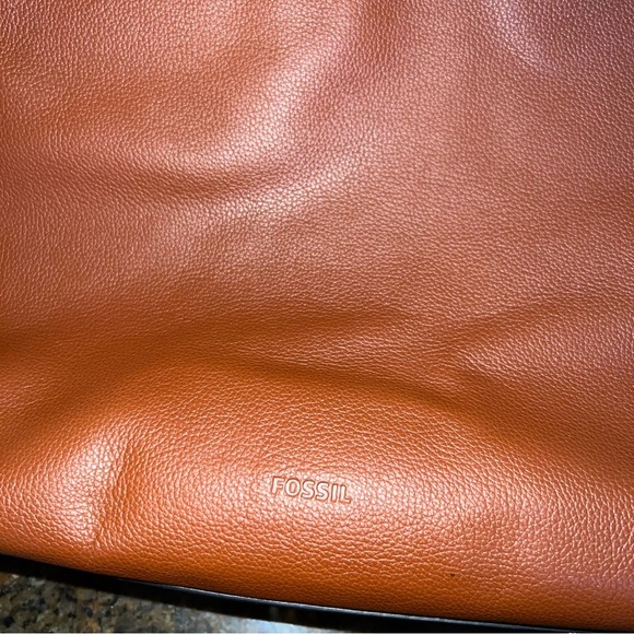 Two-Tone Leather Tote Bag - Black and Brown - Picture 3 of 7